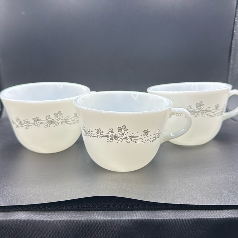 Vtg Pyrex Mill Glass Mug set of 3